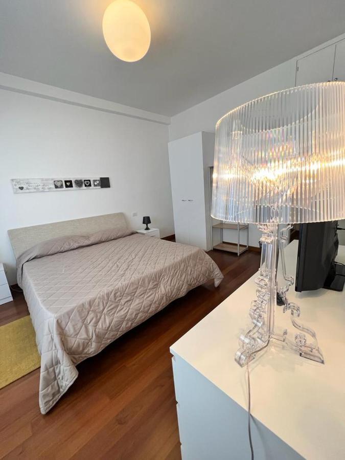 Piazza Italia Luxury Apartment Кианчано Терме Екстериор снимка
