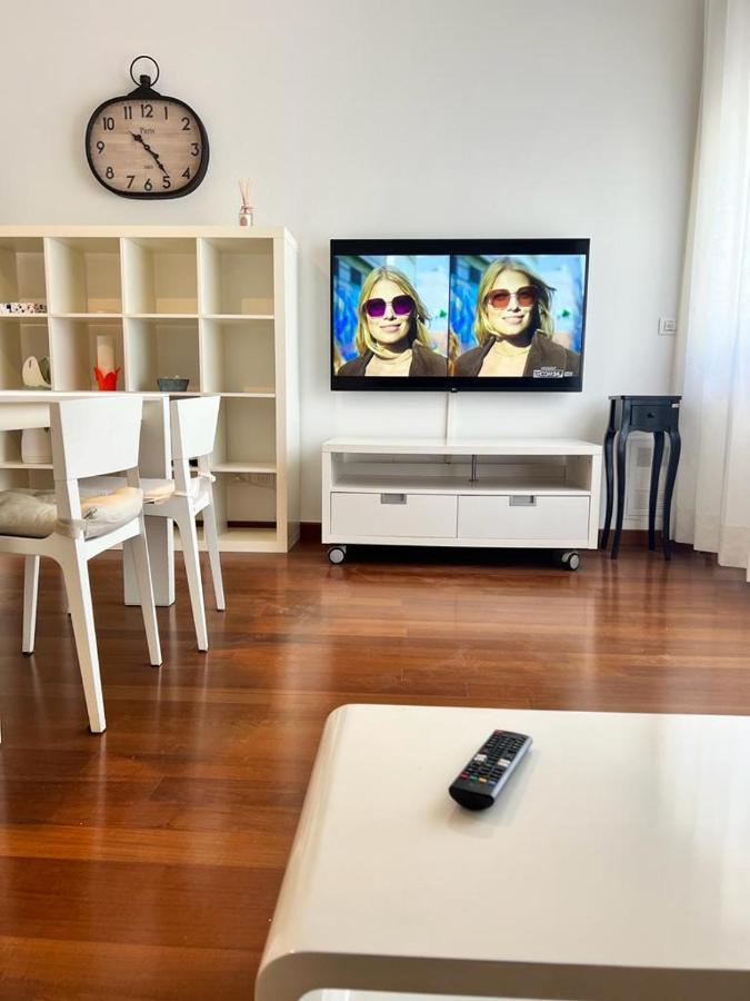 Piazza Italia Luxury Apartment Кианчано Терме Екстериор снимка